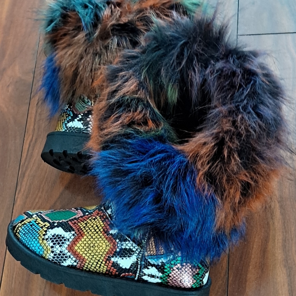 Boots - Picture 2 of 4